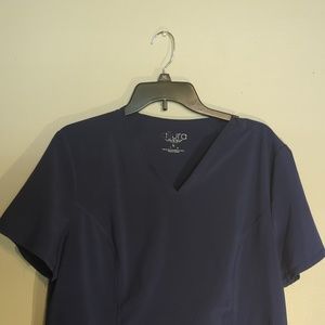 Allura by Cherokee Women's Top L